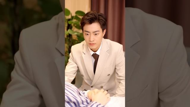 一口氣看完！【蝕骨情結】總裁聽信白月光挑撥，對灰姑娘百般羞辱，對他的親生骨肉見死不救，5年後灰姑娘霸氣回歸，勢必要狠狠報復總裁！#欣欣追剧#都市 #短劇#愛情#熱劇 #追妻火葬場 #虐戀#短剧推荐