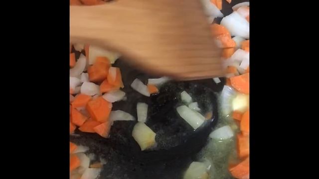 Вкусный гороховый паштет с овощами.