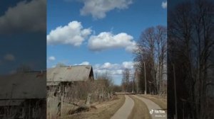 Деревни все вымерли,развалили все колхозы и совхозы...