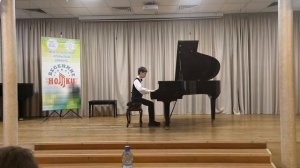 Фёдор Смыслов исполняет "Ария" (до минор) И. Бах и "Вальс" (ми минор) Э. Григ.