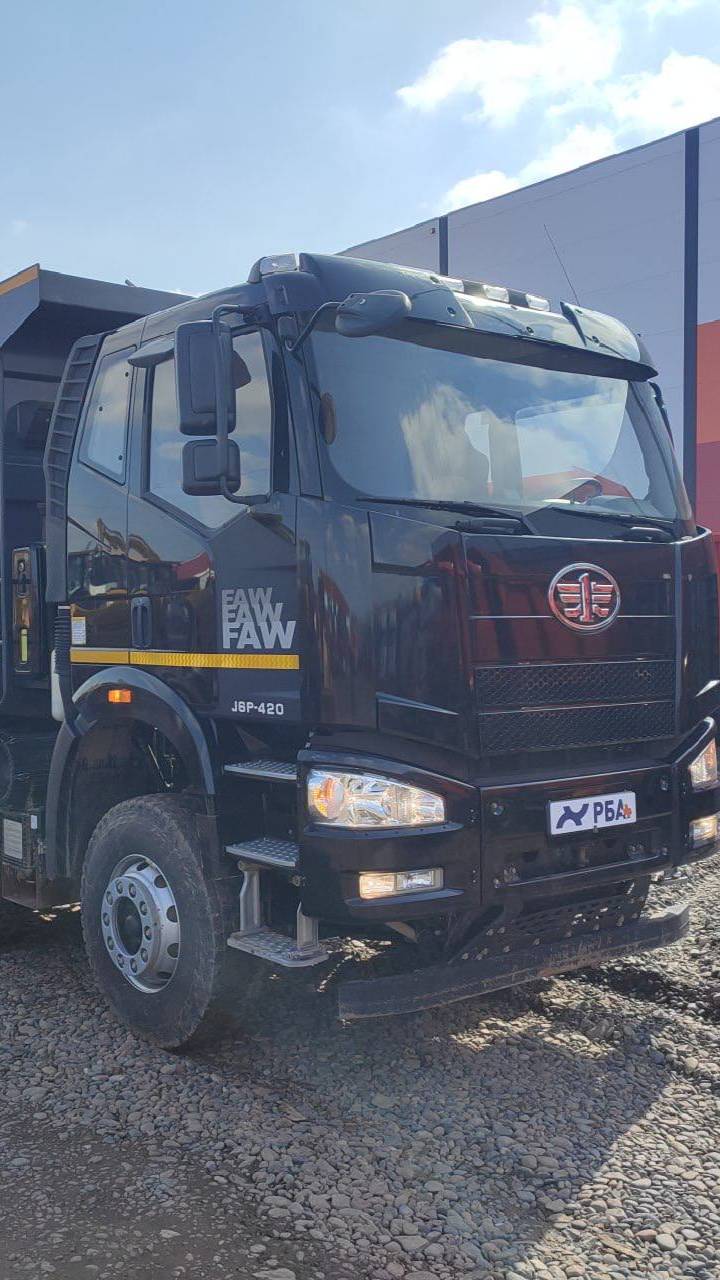 Пpoдаeтся Caмoсвал FАW J6 8х4 бу 2023 г. 39 493 км. U-oбрaзный