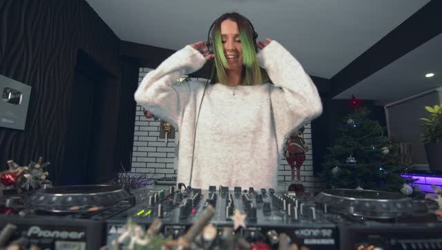 Miss Monique - MiMo Weekly Podcast 024 смотреть онлайн