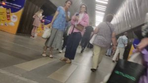 Палац Спорту. Перехід на станцію Площа Льва Толстого зачинено.
