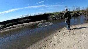 кидание кастинговой сети с кольцом