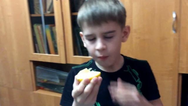 Мой брат ест лимон!!!!! смотреть онлайн