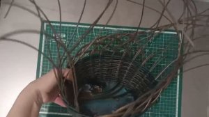 Как я из корзинки сделала курочку
прутком на донышке.
Это не МК!!; Просто рассказ как я ее сплела