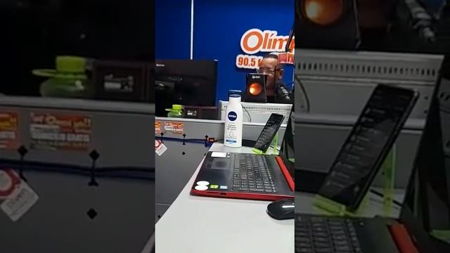 Entrevista con Néstor Cueto Olímpica Stereo смотреть онлайн