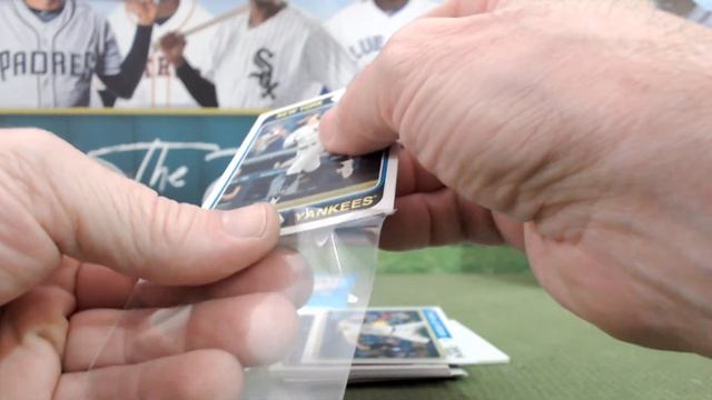 HUGE HIT! 2021 Topps Chome Jumbo Hobby + 2023 Topps Heritage High Number Hobby + Giveaway PYT Break смотреть онлайн
