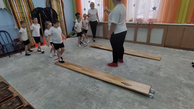 " Ремонт космической ракеты" игра для дошкольников.mp4 смотреть онлайн