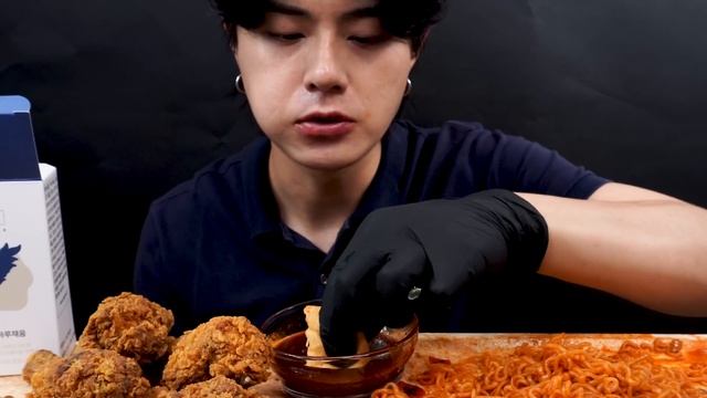 SUB) 신라면 볶음면, 맵부심 후라이드 치킨 먹방 (Feat. 하루채움)_Shin Ramyeon Fried Noodles, Spicy Fried Chicken Realsound
