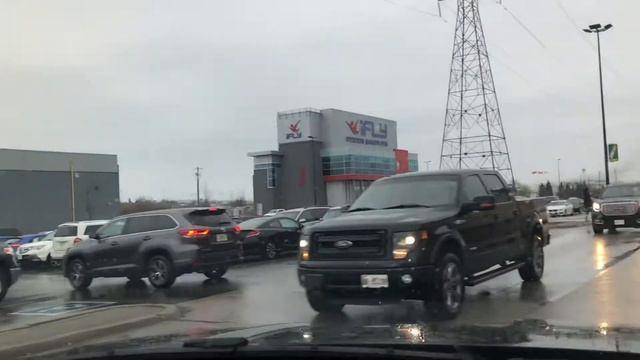OUR FIRST TIME INDOOR SKYDIVING!!! смотреть онлайн
