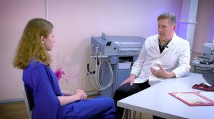 Алёна Огурцова и дедушка врач-отоларинголог.