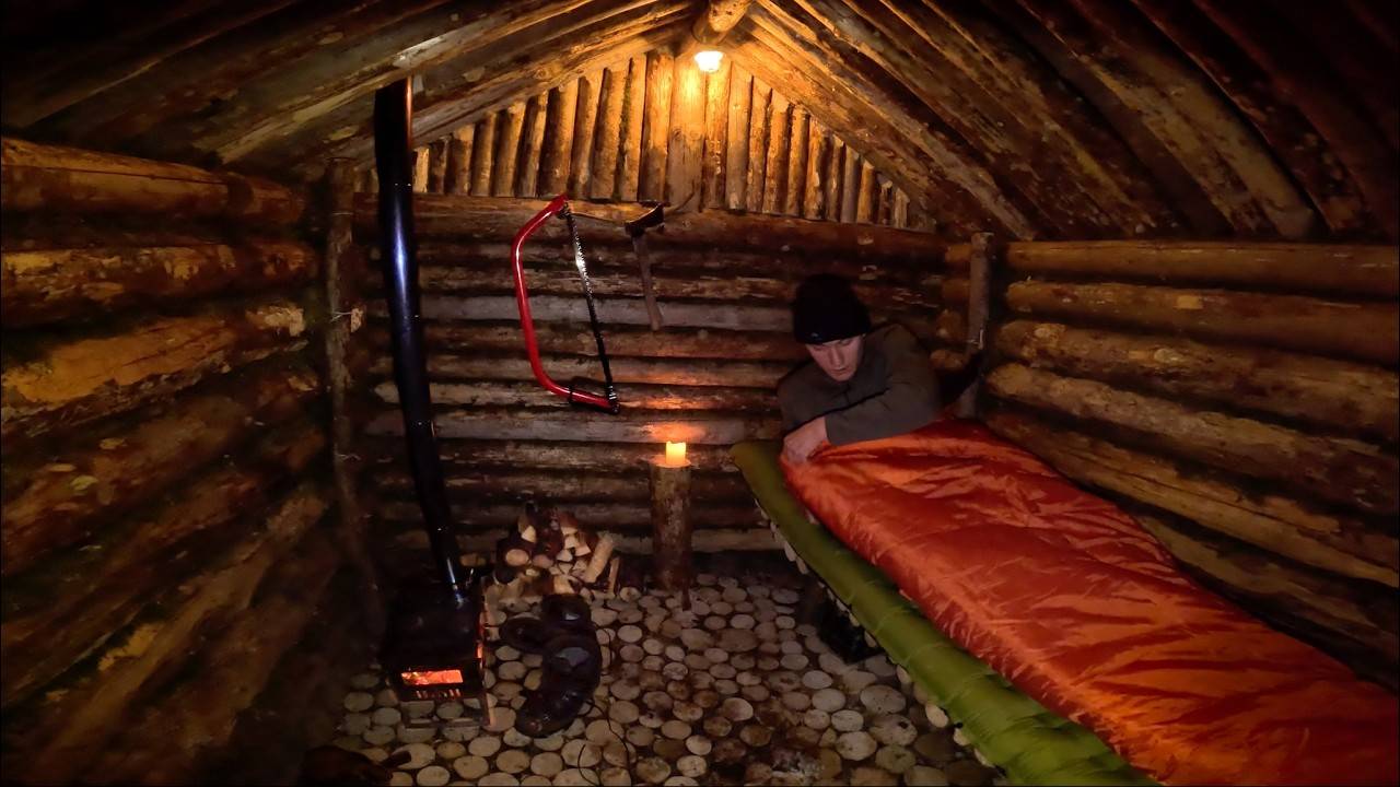 Зимний кемпинг в портативном домике для выживания | Ночевка в одиночестве в снегопад