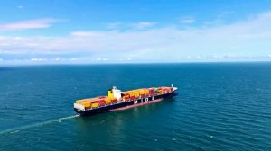 Морской контейнеровоз // ФУТАЖ