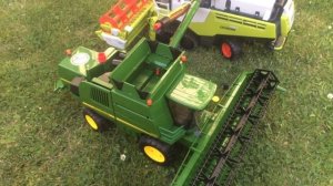 Bruder Claas Lexion 780 vs. John Deere T670i