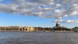 санкт -Петербург . Нева. Вид на Исаакиевский собор