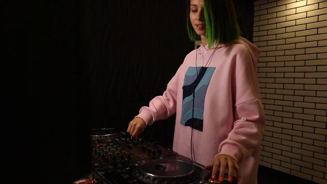 Miss Monique - MiMo Weekly Podcast 003 смотреть онлайн