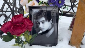 НА МОГИЛЕ ЕГОРА КЛИНАЕВА И ЕГО СЕСТРЁНКИ АРИНЫ ПРОИЗОШЛО ЧУДО !!! БУТОВСКОЕ КЛАДБИЩЕ 10 АПРЕЛЯ 2025