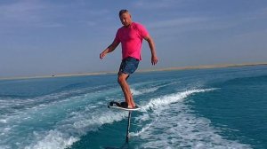 Серфинг за лодкой: как правильно использовать гидрофойл