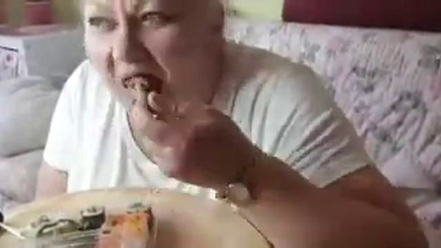 ASMR // ASMP // Whaps mit henzen. 🌯Frische Salat,dresing.🥗 Vegetarische soja Fleisch. Sushi 🍣
