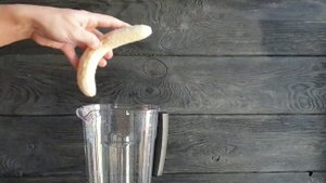 Белковый смузи с бананом в блендере King Mix KM-X5