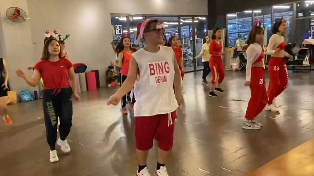 Hoà Nhịp Giáng Sinh - Zumba Metro 2020 смотреть онлайн