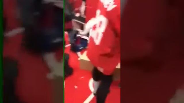 Супер гуд хоккей это раздевалка! смотреть онлайн