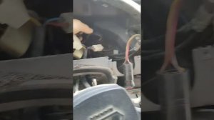 газель не работал правый поворотник, оказалось что был провод пережат возле акб!