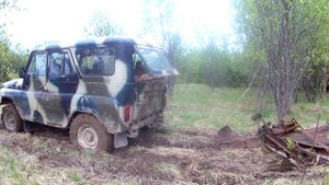 Второй день таскаю металл в кучу, там где пол века никто не живет.