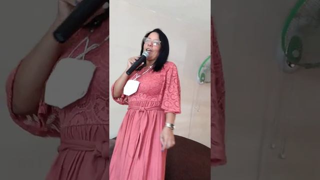 vestidos de su gloria  ministra maricris Puello