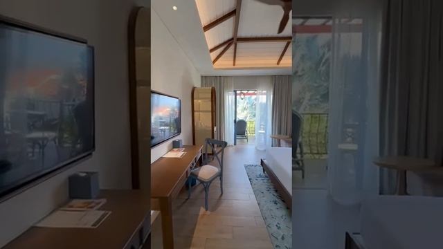 Мы рады поделиться обзором категории номера Premier Pool Access в отеле Centara Mirage Mui Ne!