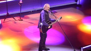 Kentucky Woman - Neil Diamond, 3/26/2015 Barclays Center, NY