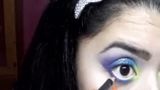 Neon Electric Eel Makeup Look смотреть онлайн