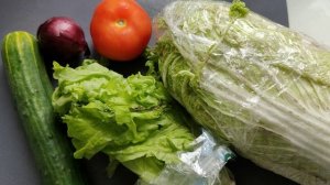 Ингредиенты для салата, деревенская жизнь, готовлю салат из овощей