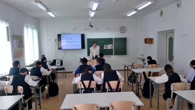 Устинова Виктория Петровна, история в 6 "б" классе смотреть онлайн