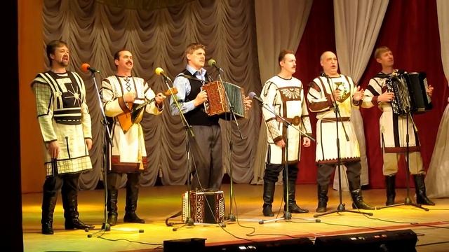 Играй, гармонь любимая-