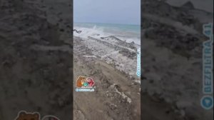 Дорога на Октябрьский на Камчатке опять размыта.Охотское море