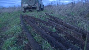 Железный берег не перестает удивлять! Пачка рельс.