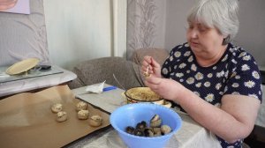 Мама Галина вкусно готовит шампиньоны с рисом и сыром