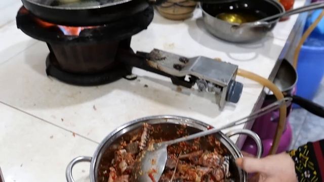 Вьетнамская уличная еда - Прыткая Ящерица приготовленный двумя способами Муйне Вьетнам
