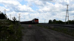 Тепловоз 2ТЭ10У-0538 с приветливой бригадой.