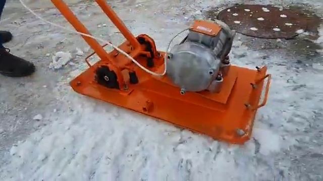 Видео виброплита ВУ 11 75 с насадкой для колки льда, ледокол vibromash.com Виброкол, Скалыватель льд смотреть онлайн