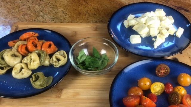 CAPRESE TORTELLINI SKEWERS | EASY APPETIZER IDEA