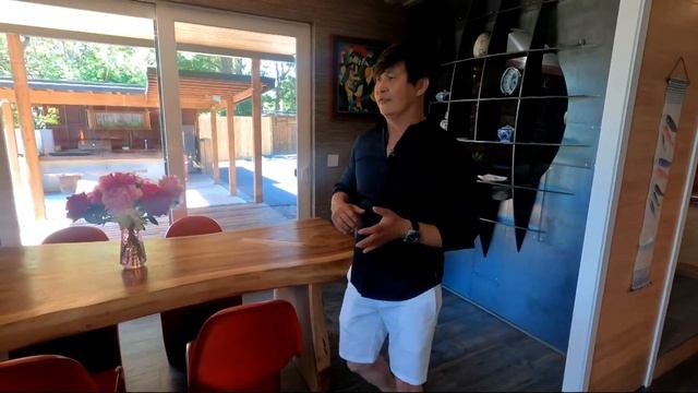 House made of shipping containers can be yours for $2 million смотреть онлайн