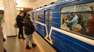 Минский метрополитен, движение поездов на станции площадь Победы