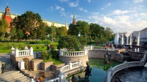 Прогулки по Москве{Александровский сад.Площадь Революции}