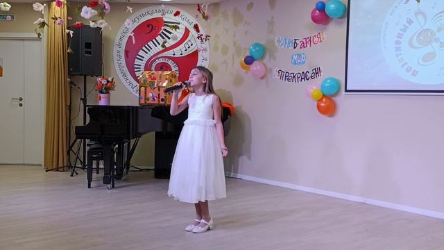 БЕЛЫЕ АНГЕЛЫ песня София Виджесингх (10 лет), конкурс ПОЗИТИВНЫЙ МИКРОФОН  Красногорск, 06.04.2025
