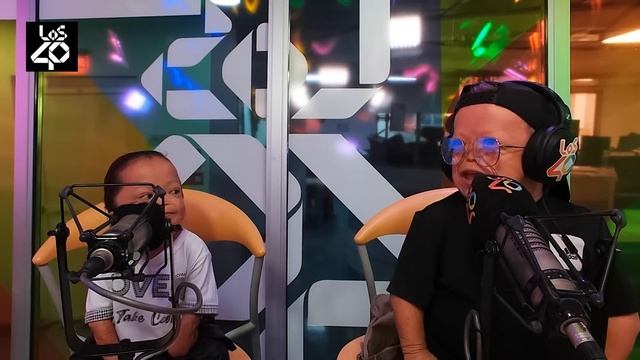 ¿Con cuántas cervezas se embriagan? Diana y Juanchin responden en LOS40 смотреть онлайн