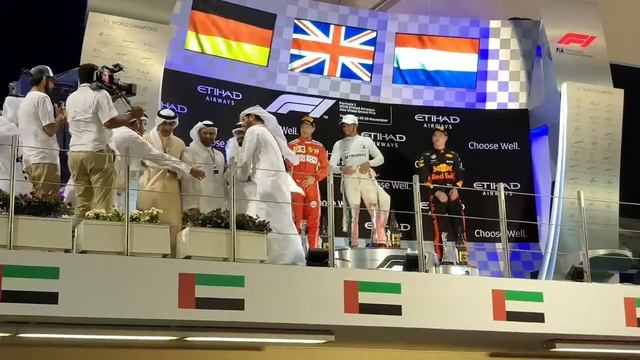 Podium Celebrations - 2018 Abu Dhabi GP смотреть онлайн