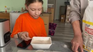 Делаем посуду из гипса.